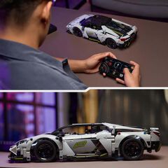 LEGO&reg; Technic Superdeportivo Lamborghini Revuelto 42214