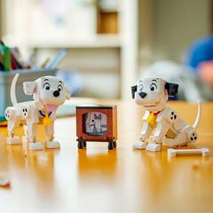 LEGO&reg; Disney&trade; Lucky y Penny: Cachorros de 101 D&aacute;lmatas 43271