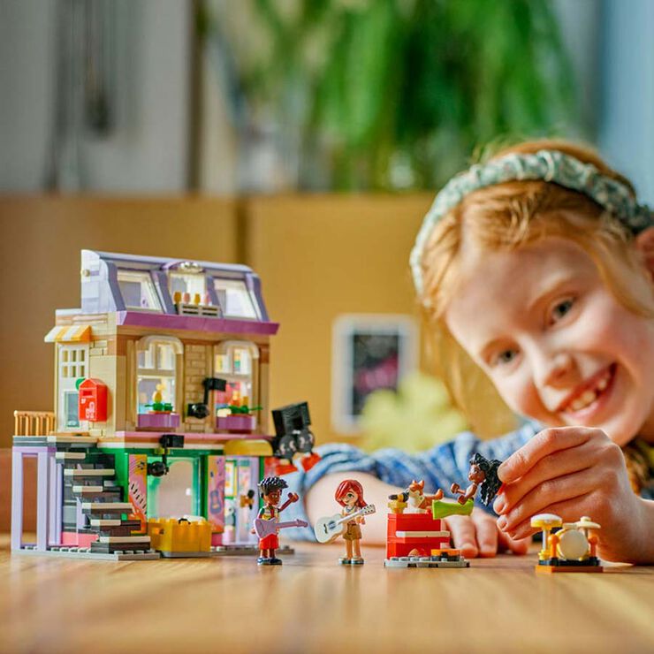 LEGO&reg; Friends Tienda de M&uacute;sica y Apartamento 42653