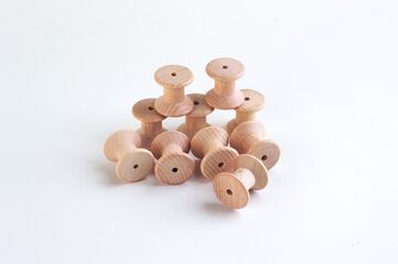 Carretes de madera natural