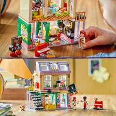LEGO&reg; Friends Tienda de M&uacute;sica y Apartamento 42653