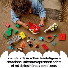 LEGO&reg; DUPLO Town Cami&oacute; de Bombers amb M&agrave;nega i Bombers 10473