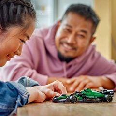 LEGO&reg; Speed Champions Cotxe de Carreres Aston Martin Aramco F1&reg; AMR24 77245