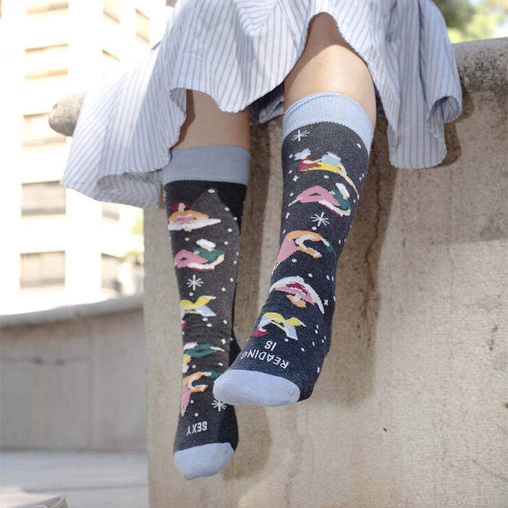 Conjunto de Taza y Calcetines Reading is sexy