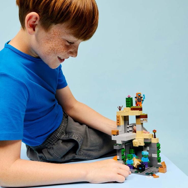 LEGO&reg; Minecraft La Masmorra de Zombis 21587