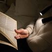 L&aacute;mpara de lectura manos libres Kikkerland