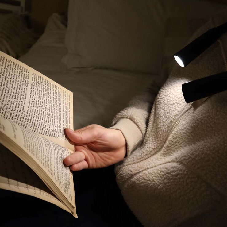 L&aacute;mpara de lectura manos libres Kikkerland