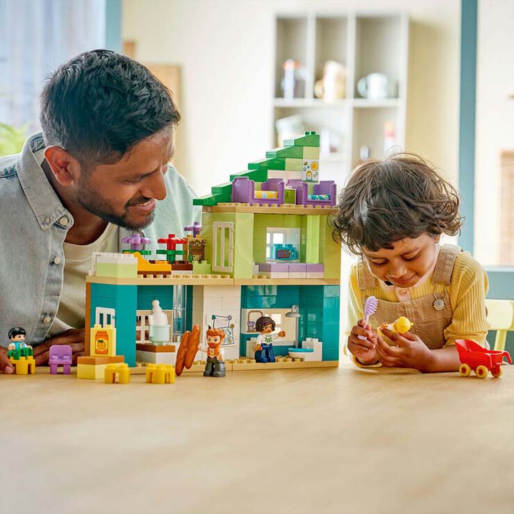 LEGO&reg; DUPLO Town Casa Familiar Moderna &ldquo;3 en 1&rdquo; amb Figures 10470