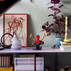LEGO&reg; Super Heroes Busto de Iron Spider-Man 76326