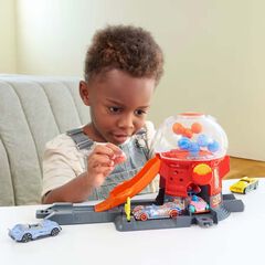 Hot Wheels Bolas Regal City