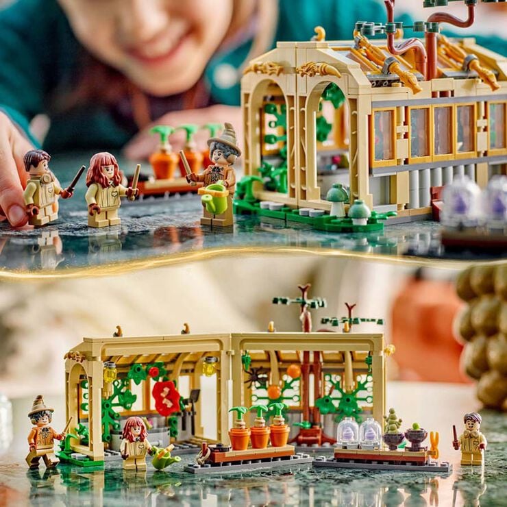 LEGO&reg; Harry Potter TM Castillo de Hogwarts&trade;: Clase de Herbolog&iacute;a 76445