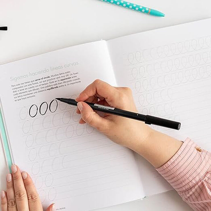 Caligraf&iacute;a creativa 1. Manual para enamorados de la buena letra