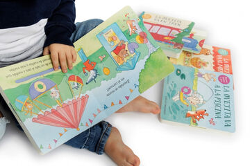 L'ovelleta va al parc (L'ovelleta que va venir a sopar. Llibre de cartr&oacute;)